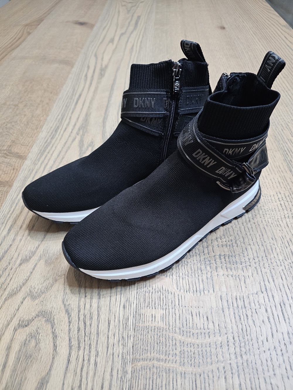 DKNY Miley Womens Black Knit Slip-On Sock Sneakers
